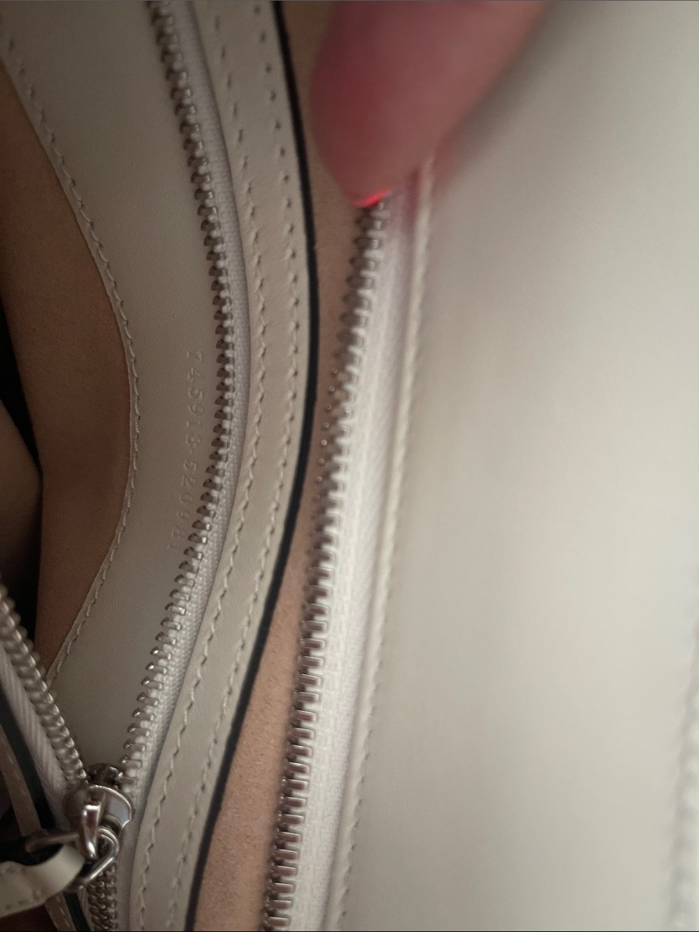 $3,250 New Gucci White GG Leather Top-Handle Bag Petite GG Medium Sienna calf - Picture 12 of 17